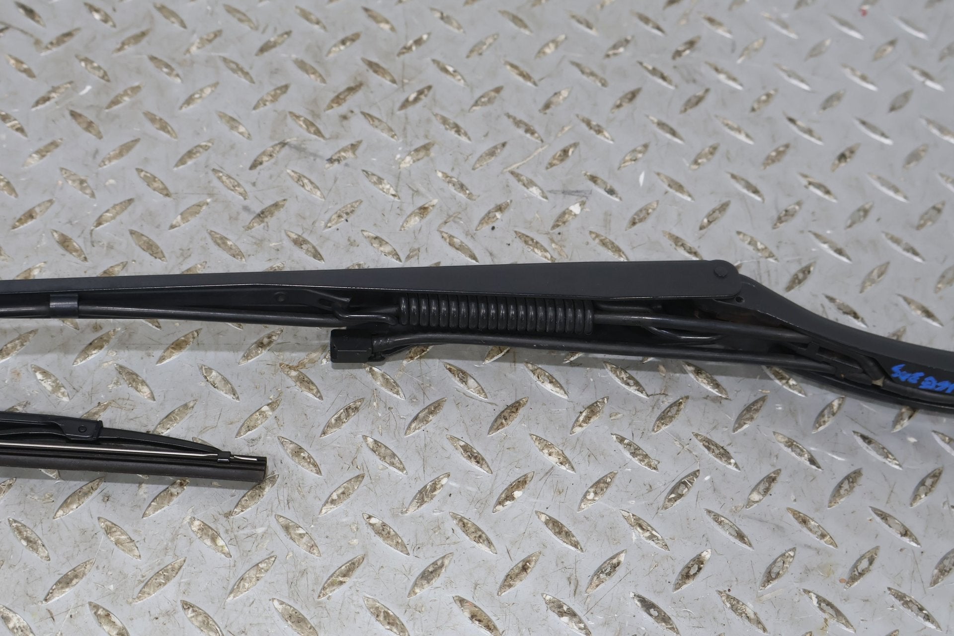 1997-2004 Chevrolet Corvette C5 Wiper Arm LH &amp; RH Pair