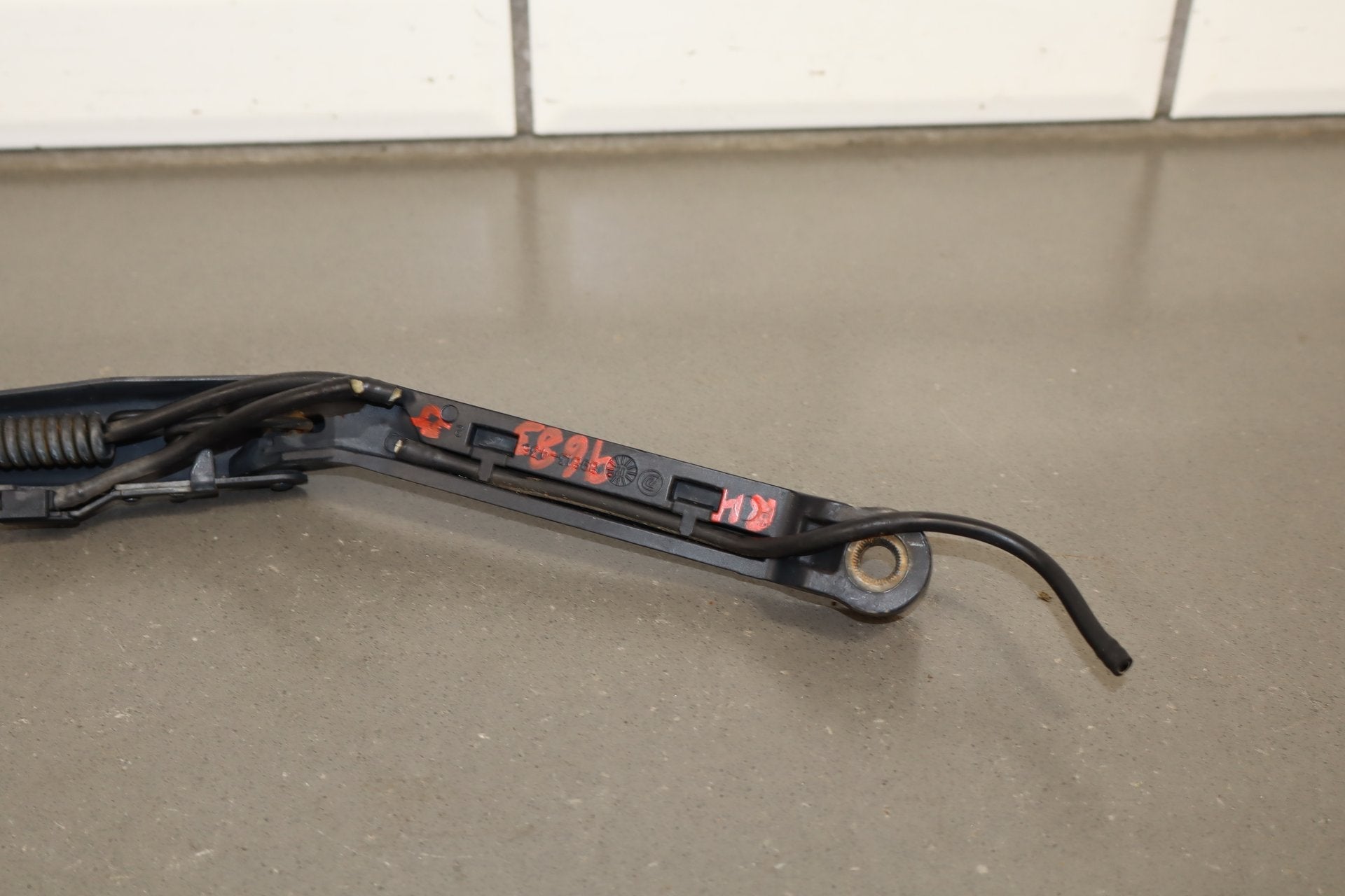 1997-2004 Chevrolet Corvette C5 Wiper Arm LH & RH Pair