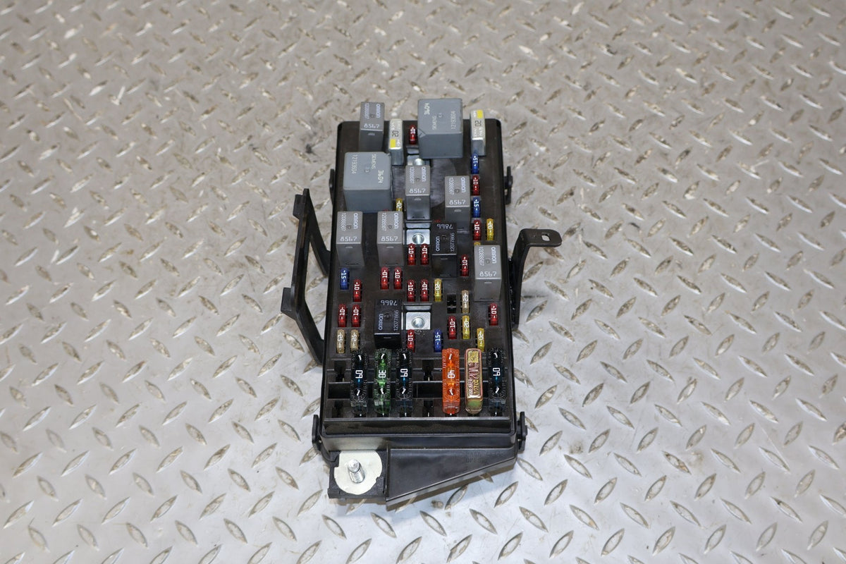 1997-2004 Chevrolet Corvette Cabin Fuse Box 19300118