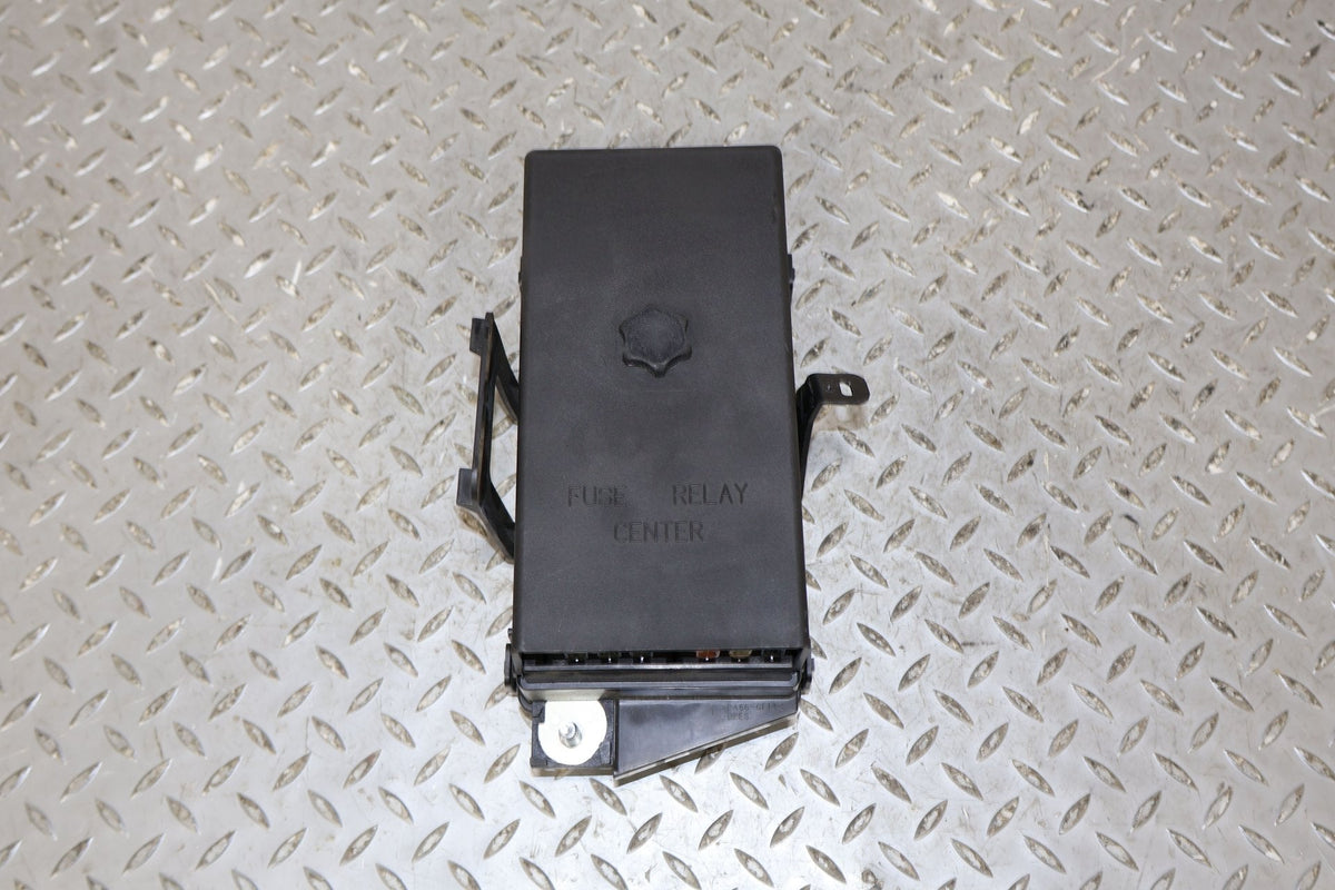 1997-2004 Chevrolet Corvette Cabin Fuse Box 19300118
