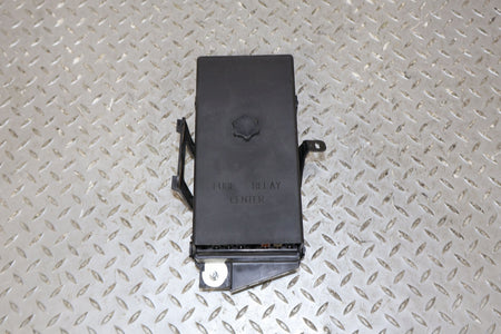 1997-2004 Chevrolet Corvette Cabin Fuse Box 19300118