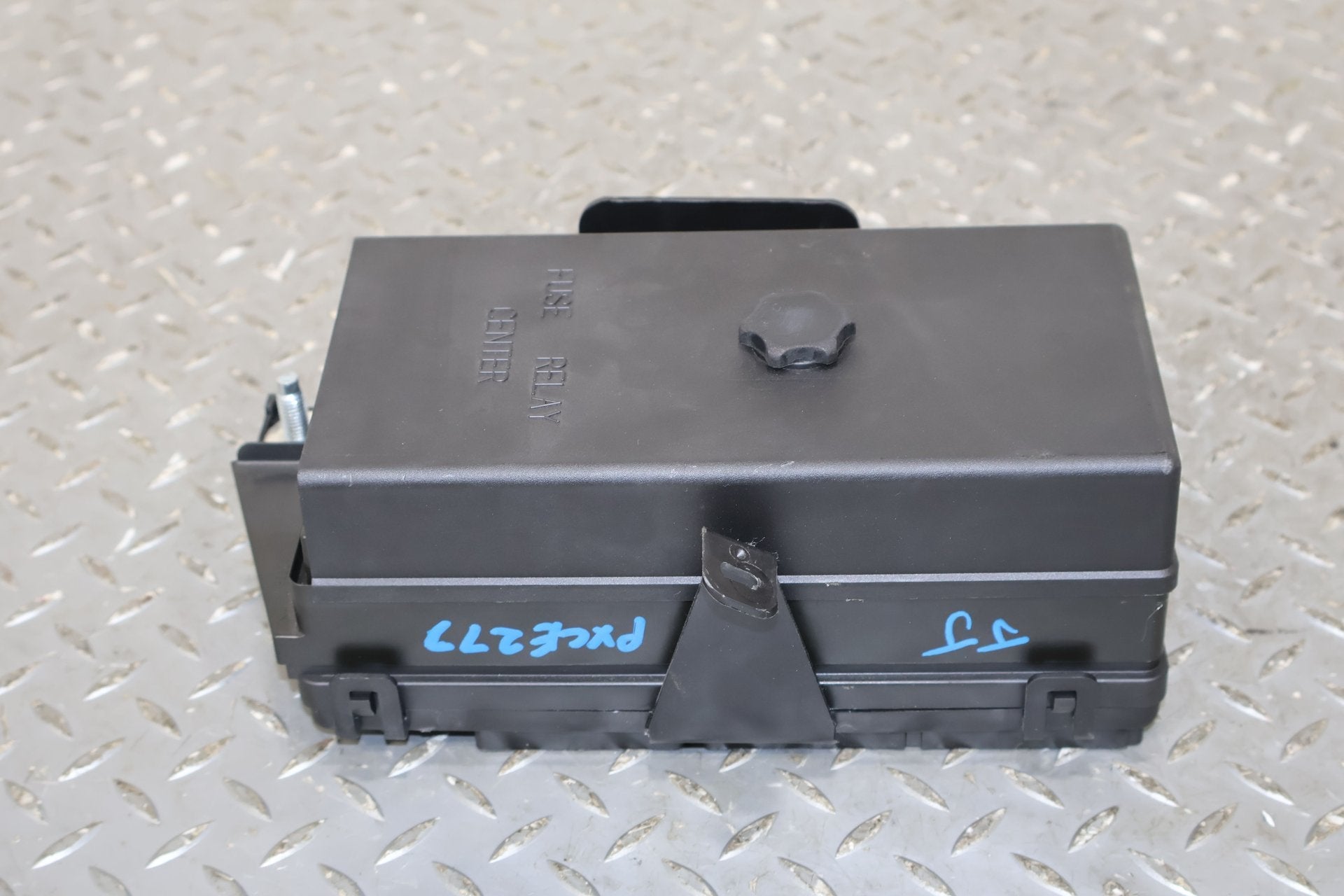 1997-2004 Chevrolet Corvette Cabin Fuse Box 19300118