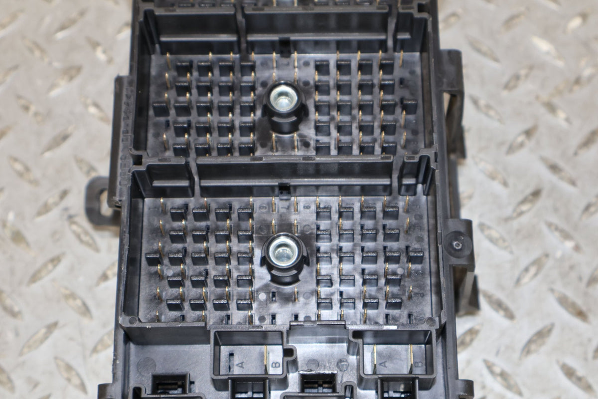 1997-2004 Chevrolet Corvette Cabin Fuse Box 19300118