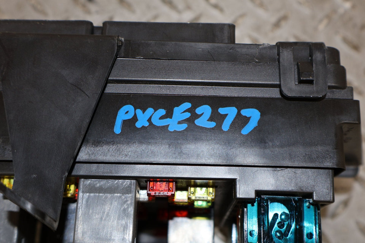 1997-2004 Chevrolet Corvette Cabin Fuse Box 19300118