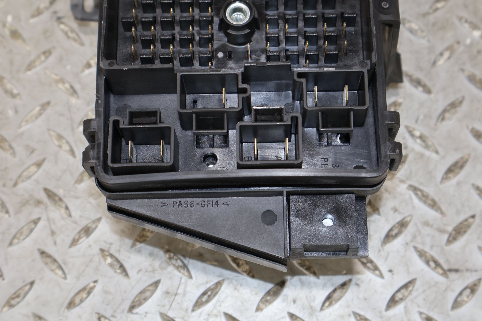 1997-2004 Chevrolet Corvette Cabin Fuse Box 19300118