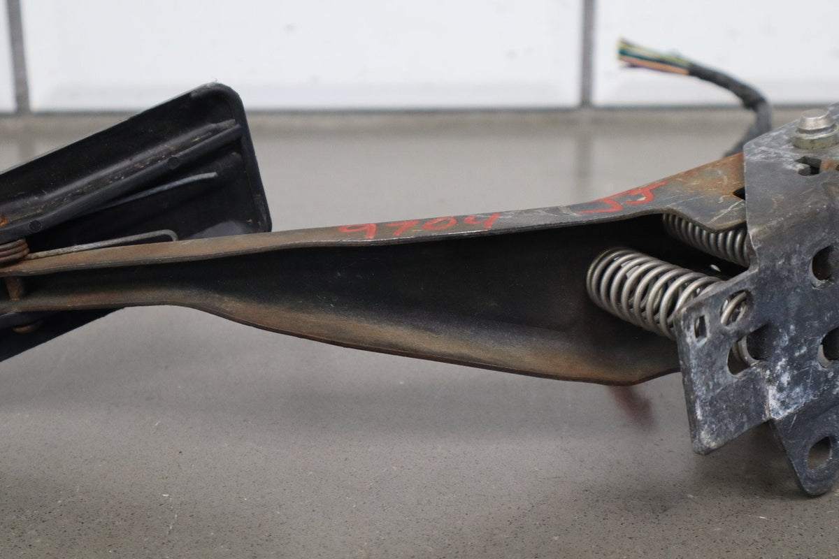 1997-2004 Chevrolet Corvette Gas Pedal 12565643 OEM