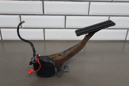 1997-2004 Chevrolet Corvette Gas Pedal 12565643 OEM