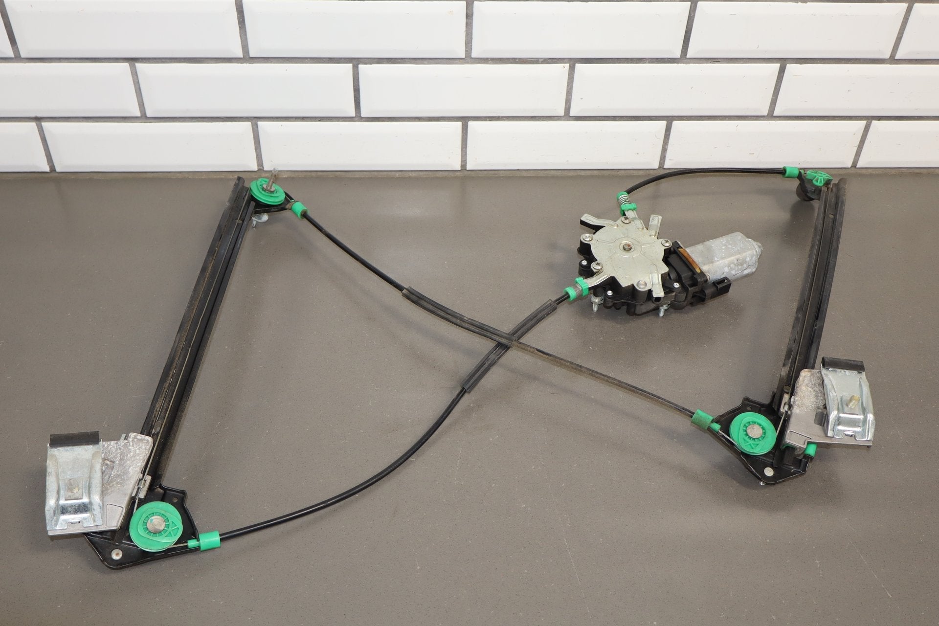 1997-2004 Chevrolet Corvette Left Front Door Regulator 10344131 OEM