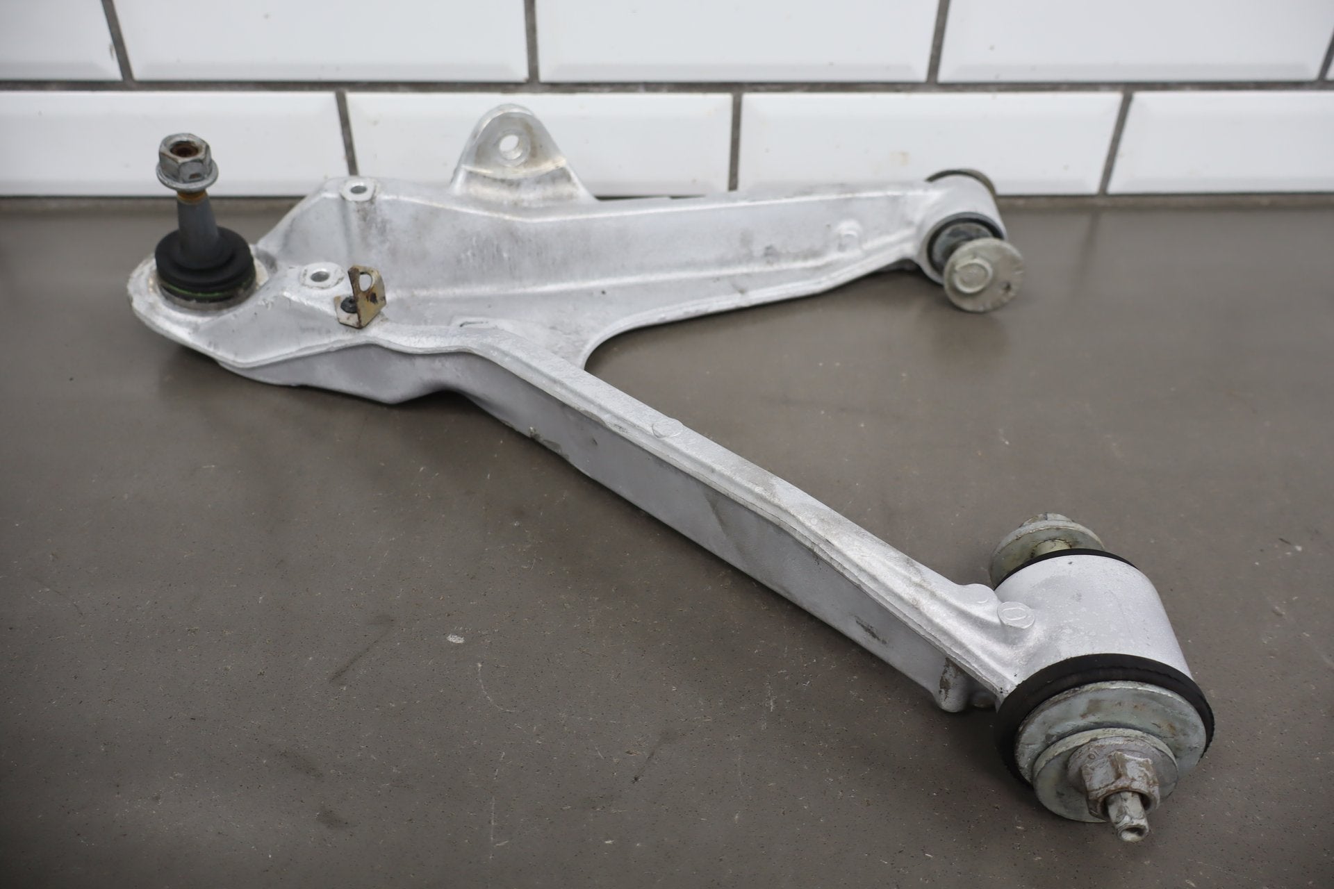 1997-2004 Chevrolet Corvette Left Front Suspension Knee