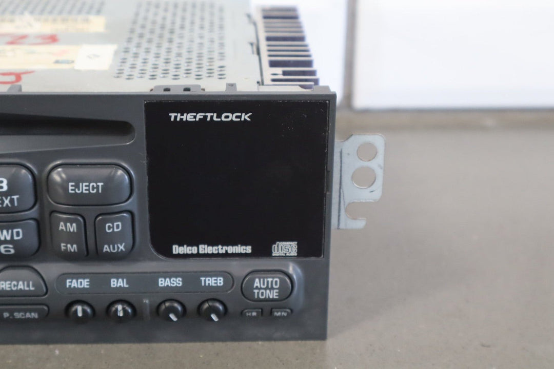 1997 - 2004 Chevrolet Corvette Radio 12370293 OEM