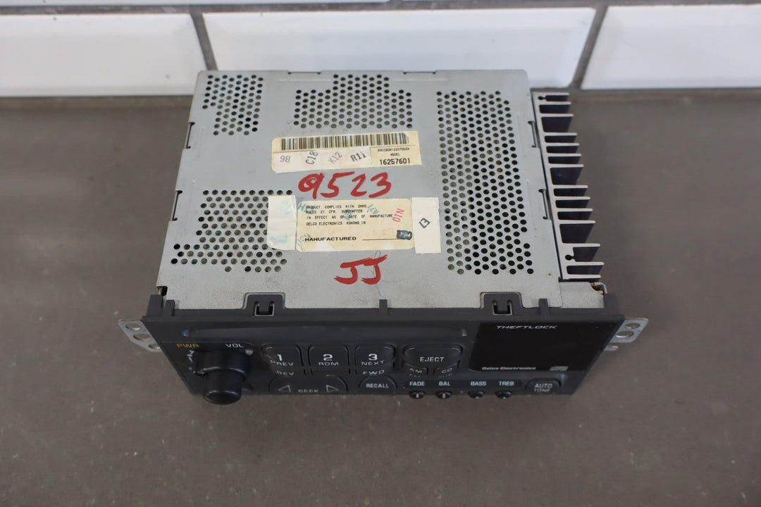 1997 - 2004 Chevrolet Corvette Radio 12370293 OEM