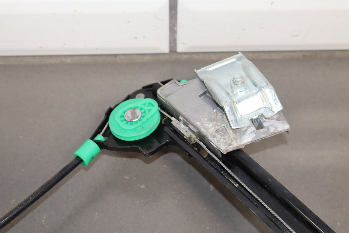 1997-2004 Chevrolet Corvette Right Door Regulator 10344132 OEM