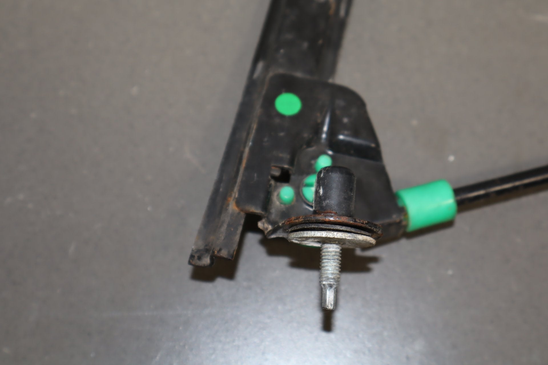 1997-2004 Chevrolet Corvette Right Door Regulator 10344132 OEM