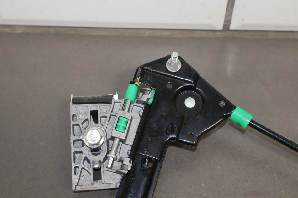 1997-2004 Chevrolet Corvette Right Door Regulator 10344132 OEM