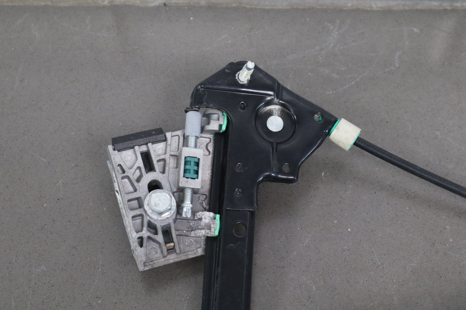 1997-2004 Chevrolet Corvette Right Front Door Regulator 10344132 OEM