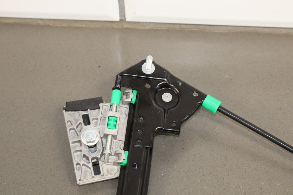 1997-2004 Chevrolet Corvette Right Front Door Regulator 10344132 OEM