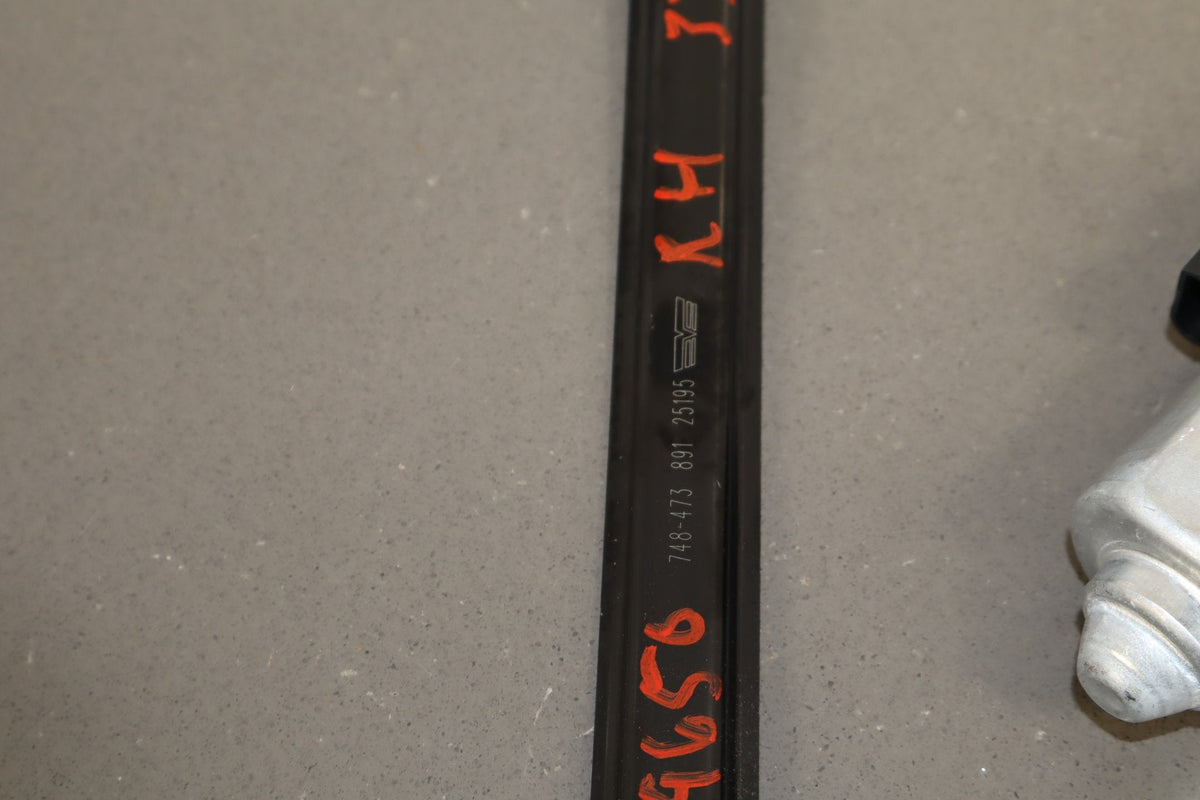 1997-2004 Chevrolet Corvette Right Front Door Regulator 10344132 OEM
