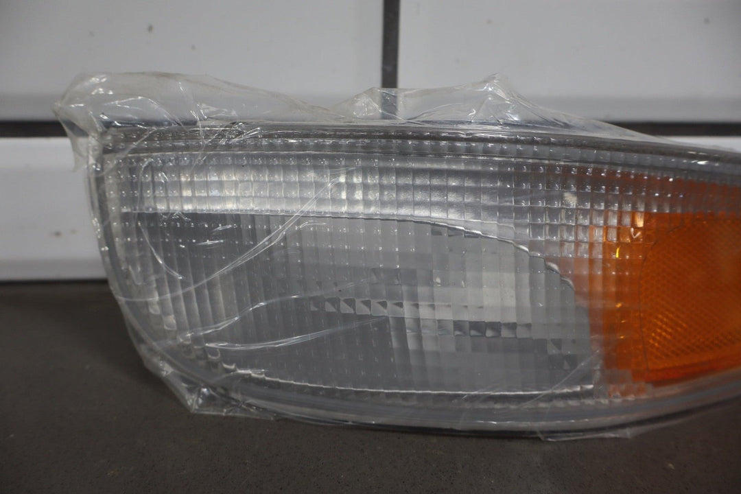 1997 - 2004 Chevrolet Corvette Right Front Lamp 10301356 OEM
