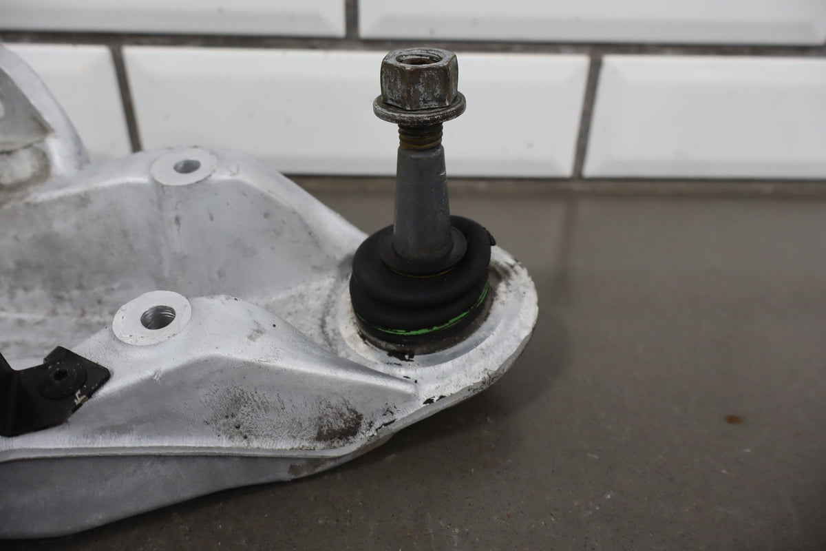 1997-2004 Chevrolet Corvette Right Front Suspension Knee