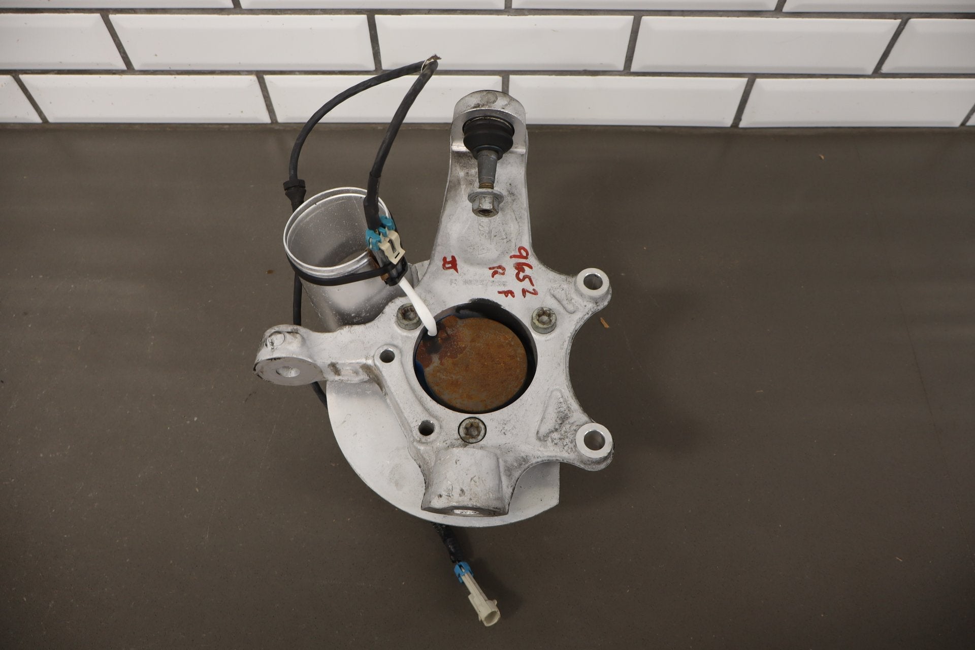 1997-2004 Chevrolet Corvette Right Front Suspension Knee