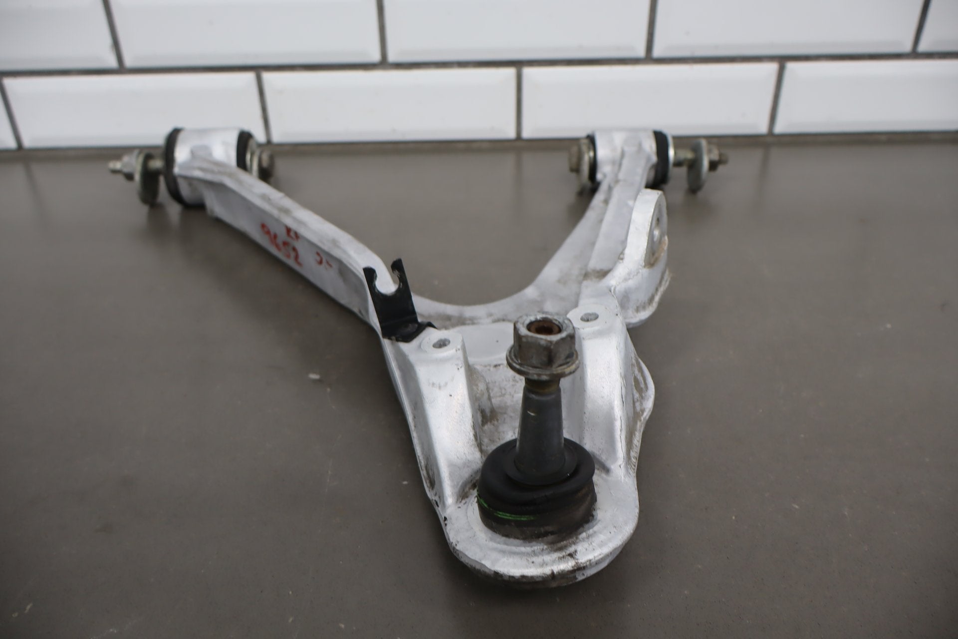 1997-2004 Chevrolet Corvette Right Front Suspension Knee