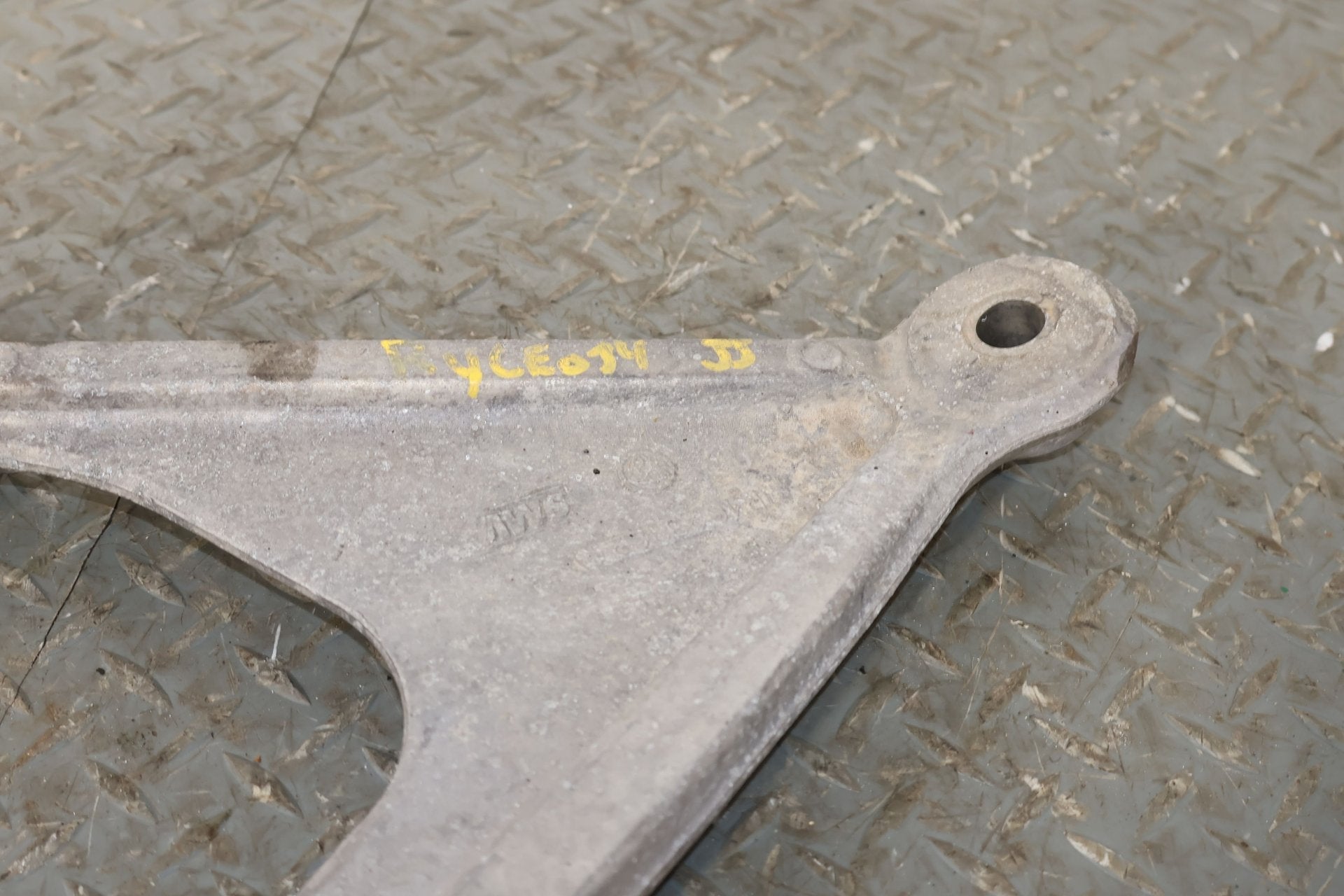 1997-2004 Chevrolet Corvette Right Rear Upper Control Arm 10233621 OEM
