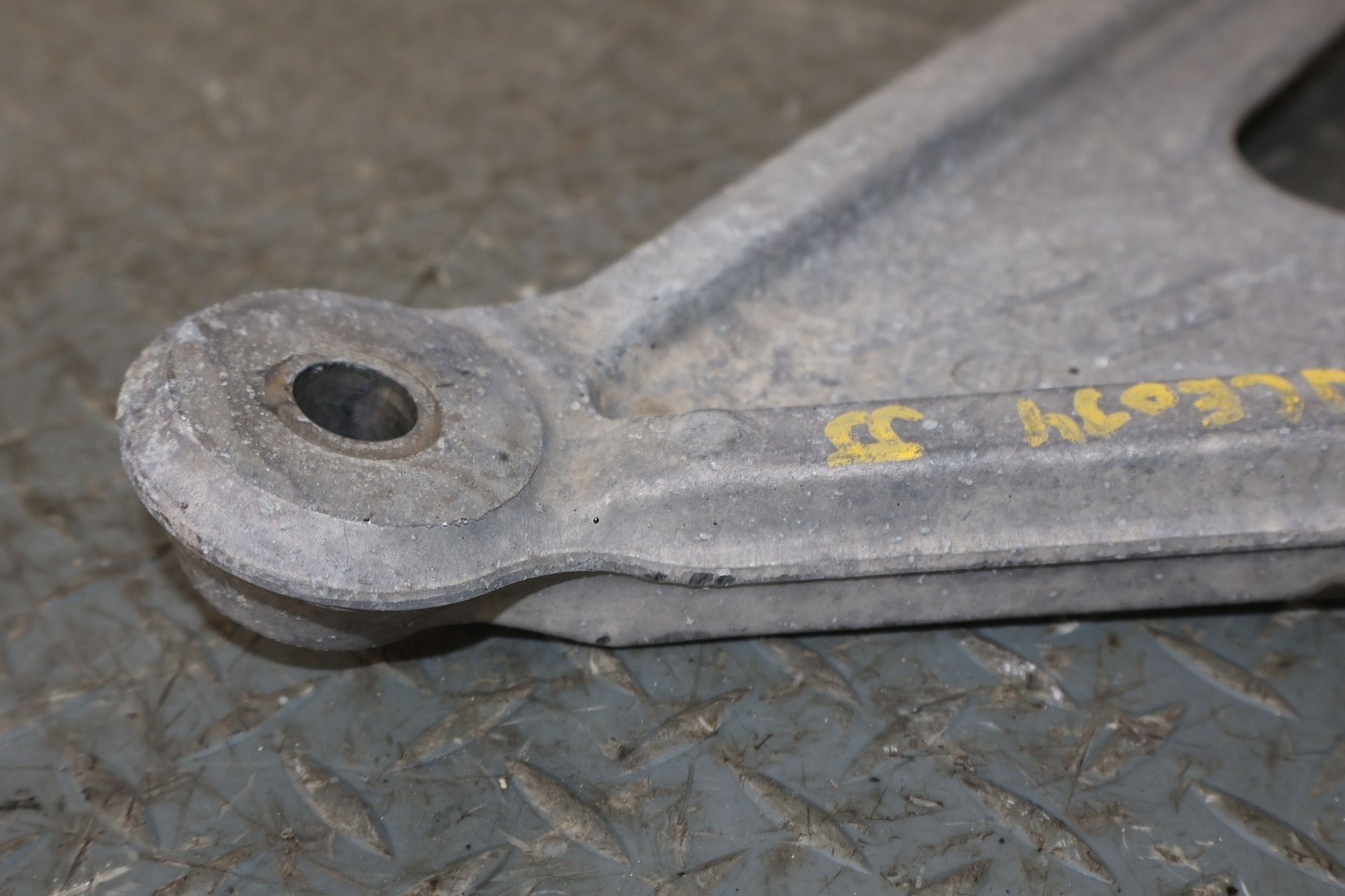 1997-2004 Chevrolet Corvette Right Rear Upper Control Arm 10233621 OEM