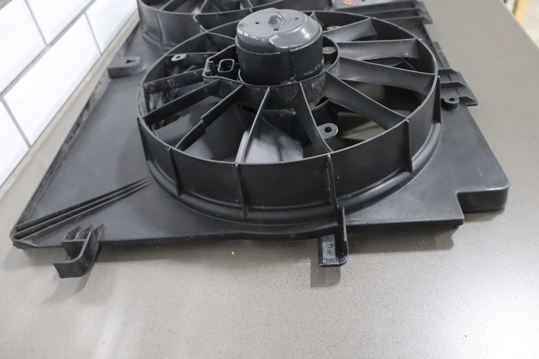 1997 - 2004 Chevy C5 Corvette OEM Engine Cooling Dual Fan W/ Motor