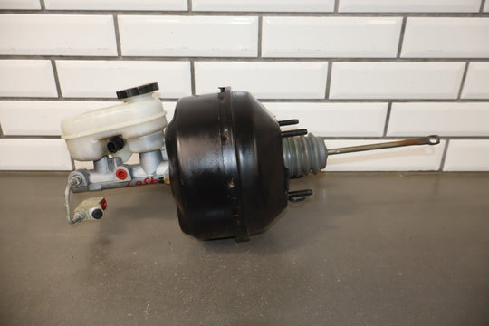 1997 Chevrolet Corvette Master Cylinder & Brake Booster 18016548 OEM