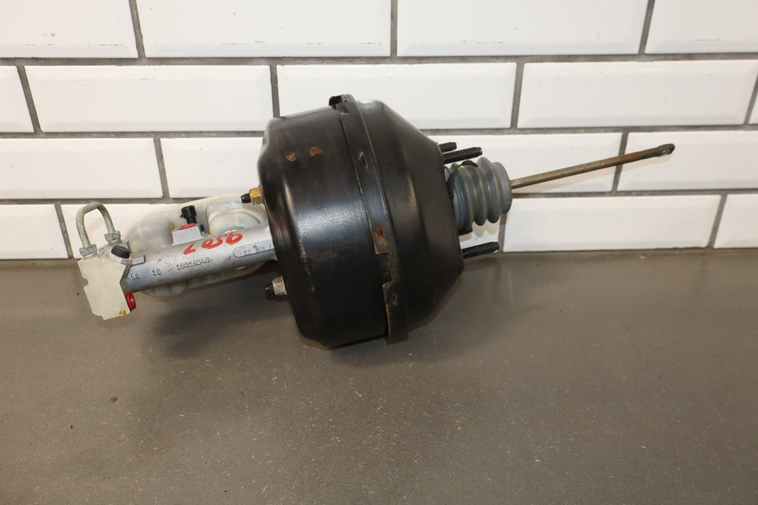 1997 Chevrolet Corvette Master Cylinder & Brake Booster 18016548 OEM