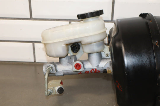 1997 Chevrolet Corvette Master Cylinder & Brake Booster 18016548 OEM