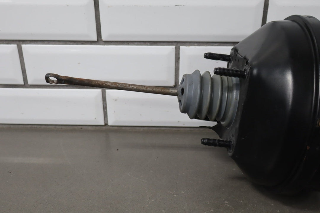 1997 Chevrolet Corvette Master Cylinder & Brake Booster 18016548 OEM