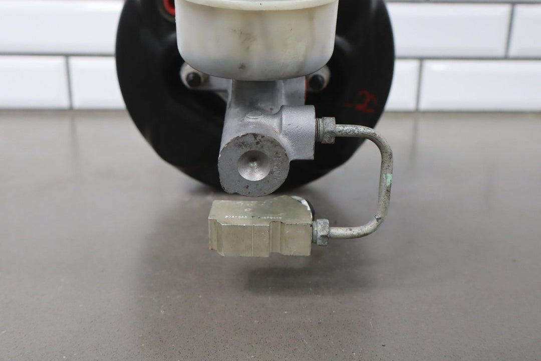 1997 Chevrolet Corvette Master Cylinder & Brake Booster 18016548 OEM
