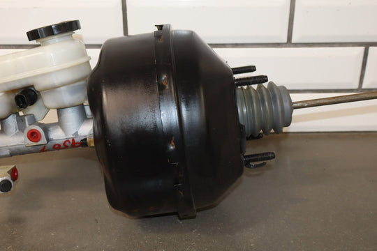 1997 Chevrolet Corvette Master Cylinder & Brake Booster 18016548 OEM