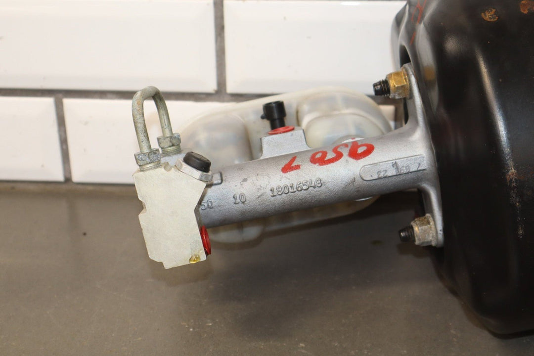 1997 Chevrolet Corvette Master Cylinder & Brake Booster 18016548 OEM