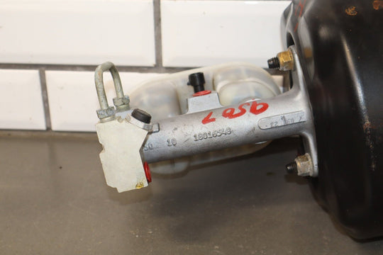 1997 Chevrolet Corvette Master Cylinder & Brake Booster 18016548 OEM