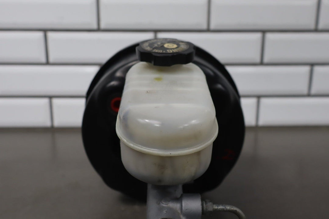 1997 Chevrolet Corvette Master Cylinder & Brake Booster 18016548 OEM