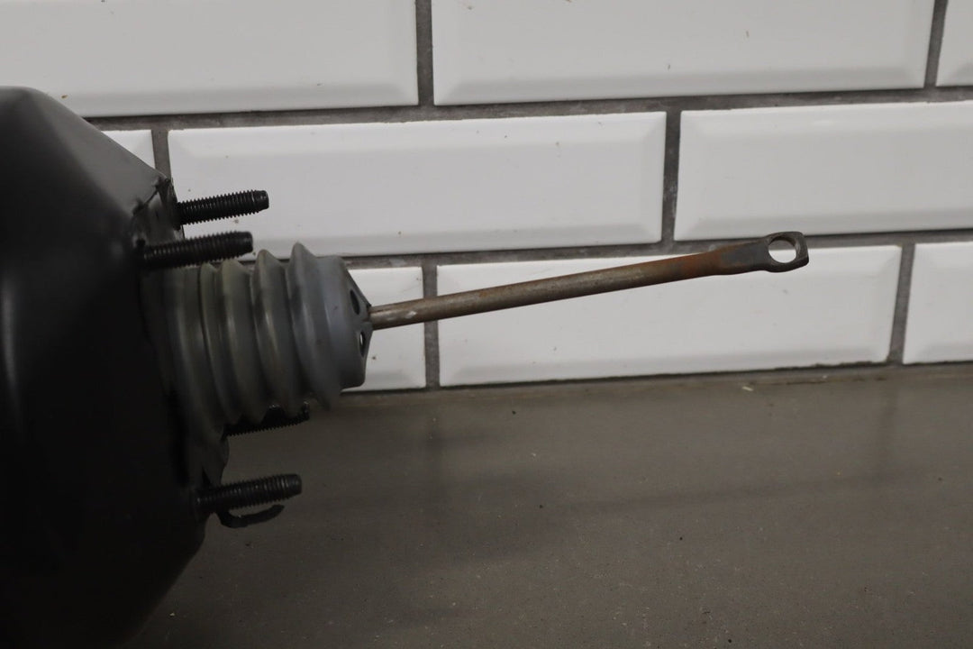 1997 Chevrolet Corvette Master Cylinder & Brake Booster 18016548 OEM
