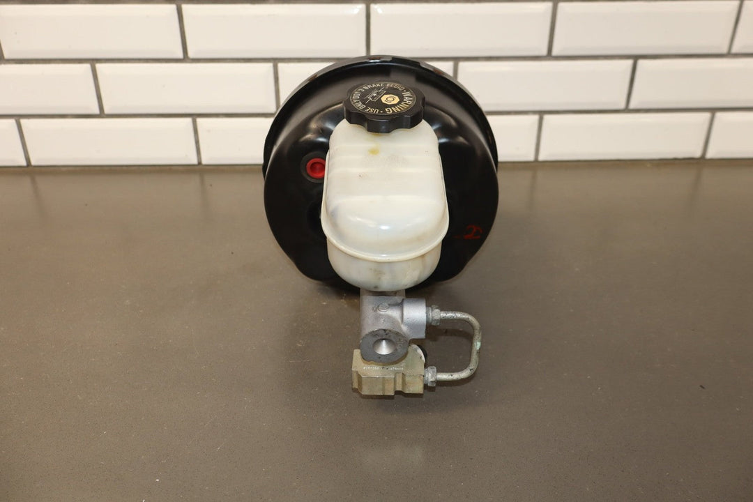 1997 Chevrolet Corvette Master Cylinder & Brake Booster 18016548 OEM
