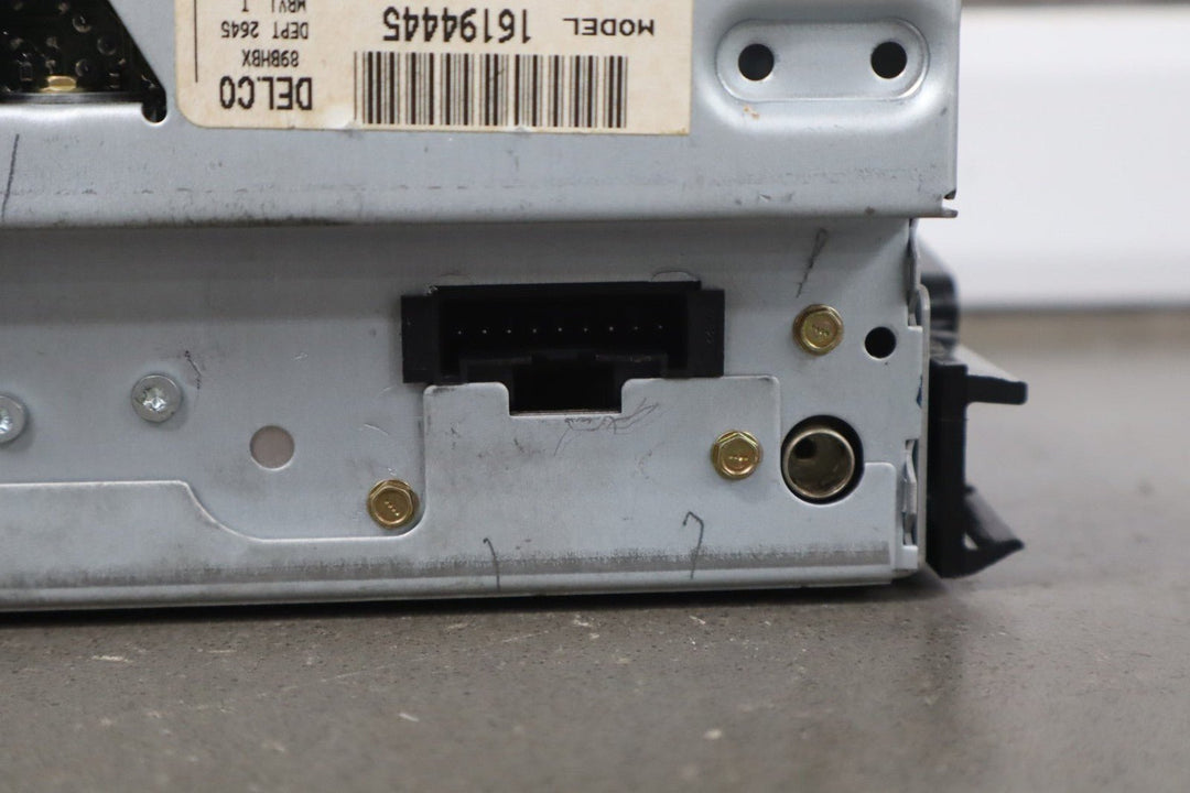 1997 GMC Savana Cassette AM/FM Radio 16194445 OEM - Tested