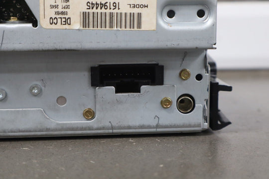 1997 GMC Savana Cassette AM/FM Radio 16194445 OEM - Tested