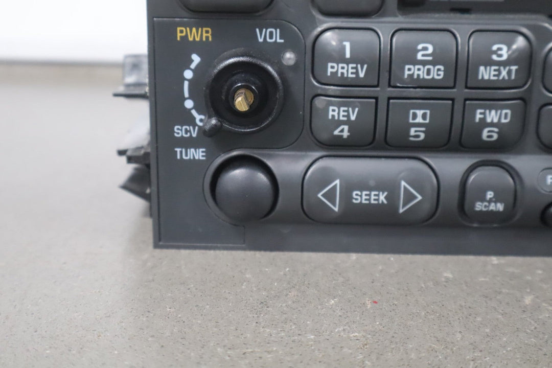 1997 GMC Savana Cassette AM/FM Radio 16194445 OEM - Tested