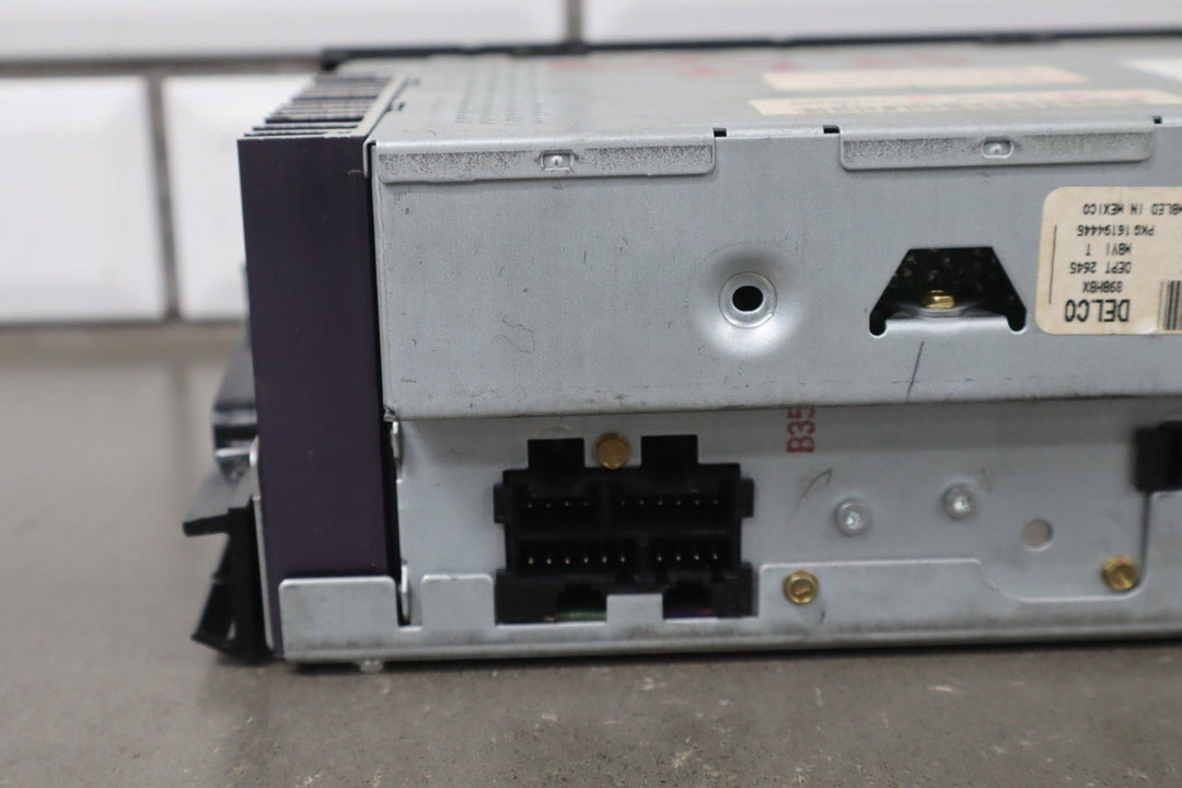 1997 GMC Savana Cassette AM/FM Radio 16194445 OEM - Tested