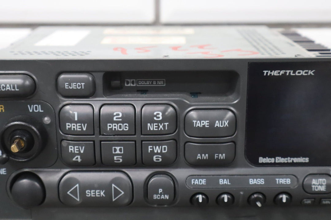1997 GMC Savana Cassette AM/FM Radio 16194445 OEM - Tested
