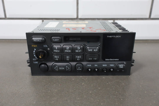 1997 GMC Savana Cassette AM/FM Radio 16194445 OEM - Tested