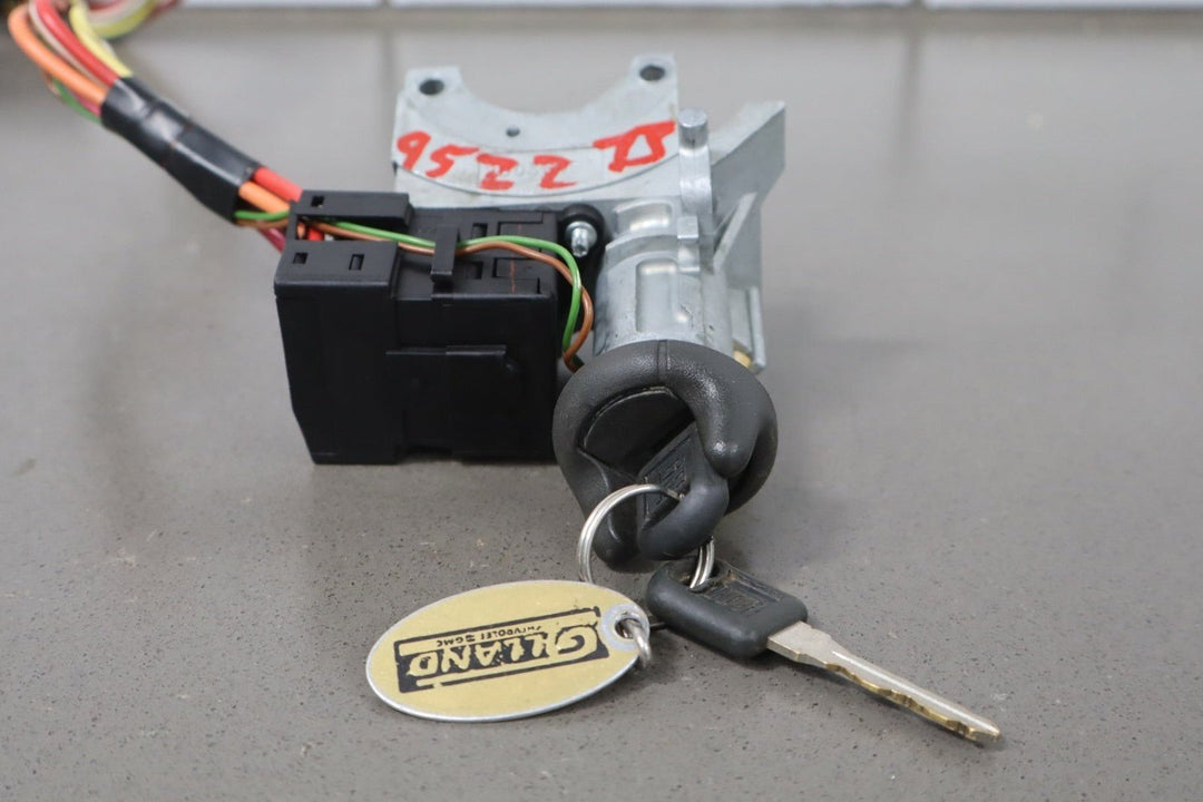 1997 GMC Savana Ignition Switch OEM W/ Key