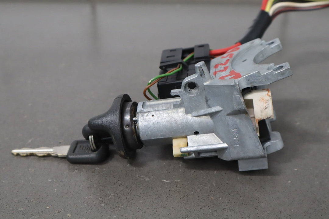1997 GMC Savana Ignition Switch OEM W/ Key