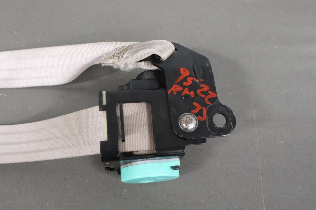 1997 GMC Savana Right Front Seat Belt Neutral 52W