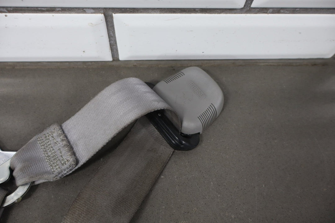 1997 GMC Suburban Left Front Seat Belt Grey 132