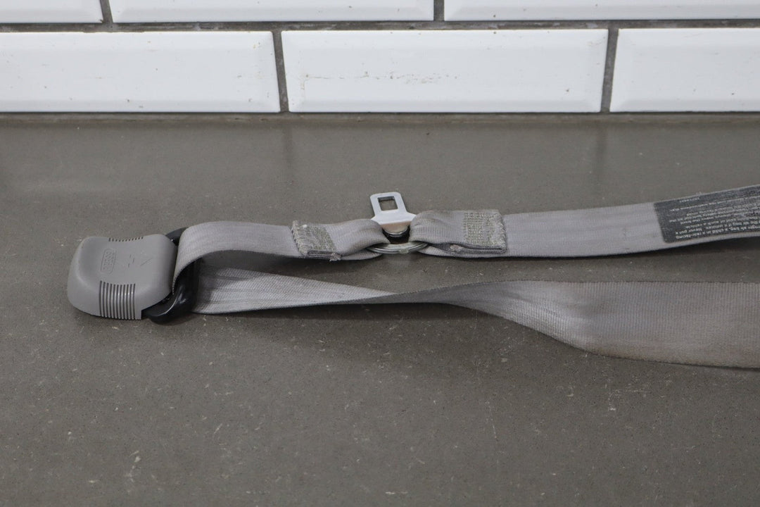 1997 GMC Suburban Right Front Seat Belt Grey 132 E20070RH